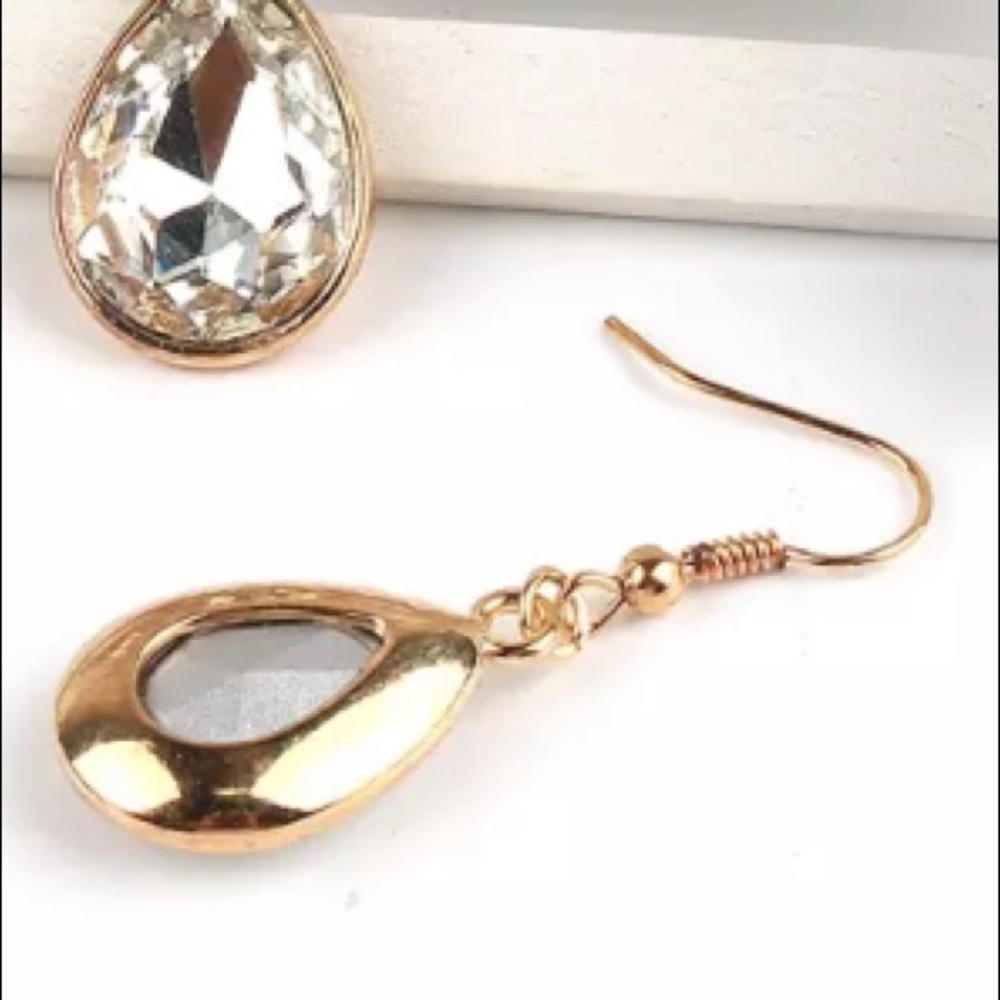 NEW!๐๐๐FACETED RHINESTONE TEARDROPS!๐๐๐CUTE! - Picture 3 of 8